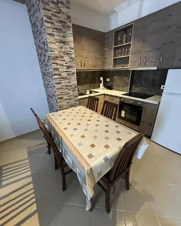 Family 9 Sarandë